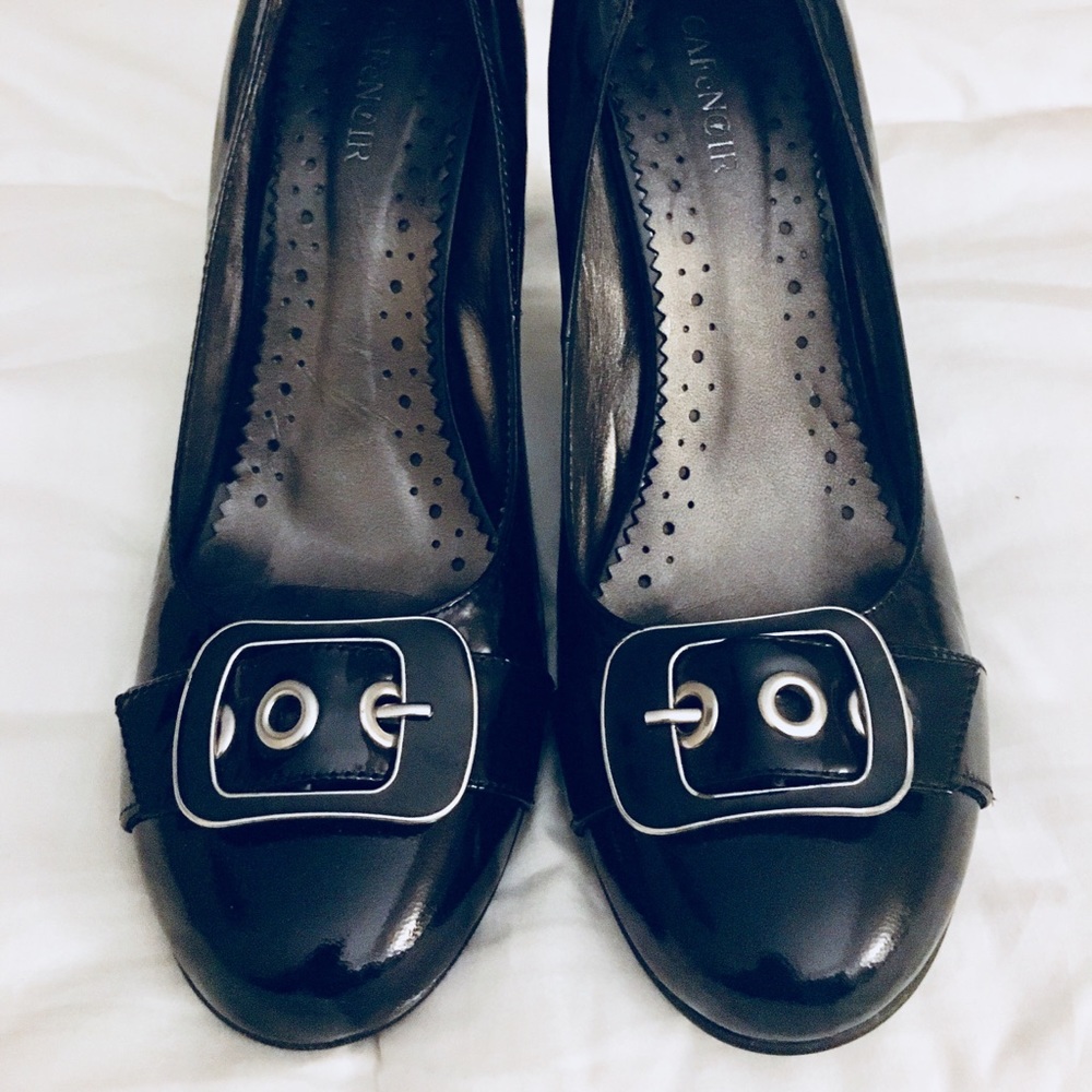 Vintage CafeNoir black patent leather kitten heel